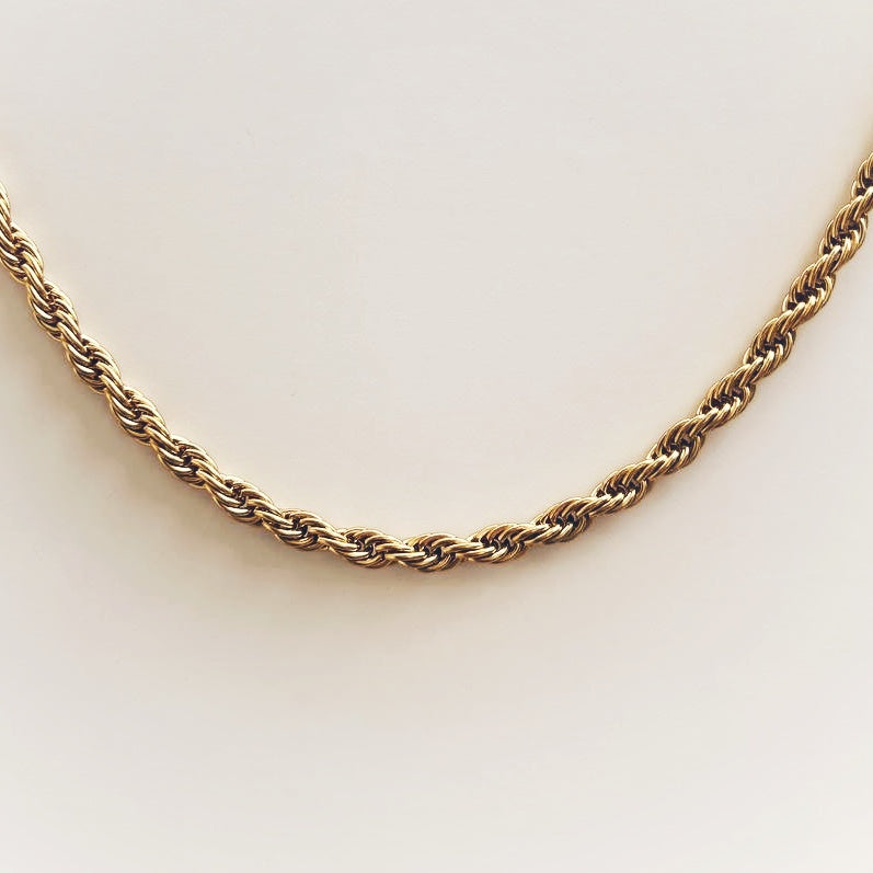 Twisté Chic Necklace